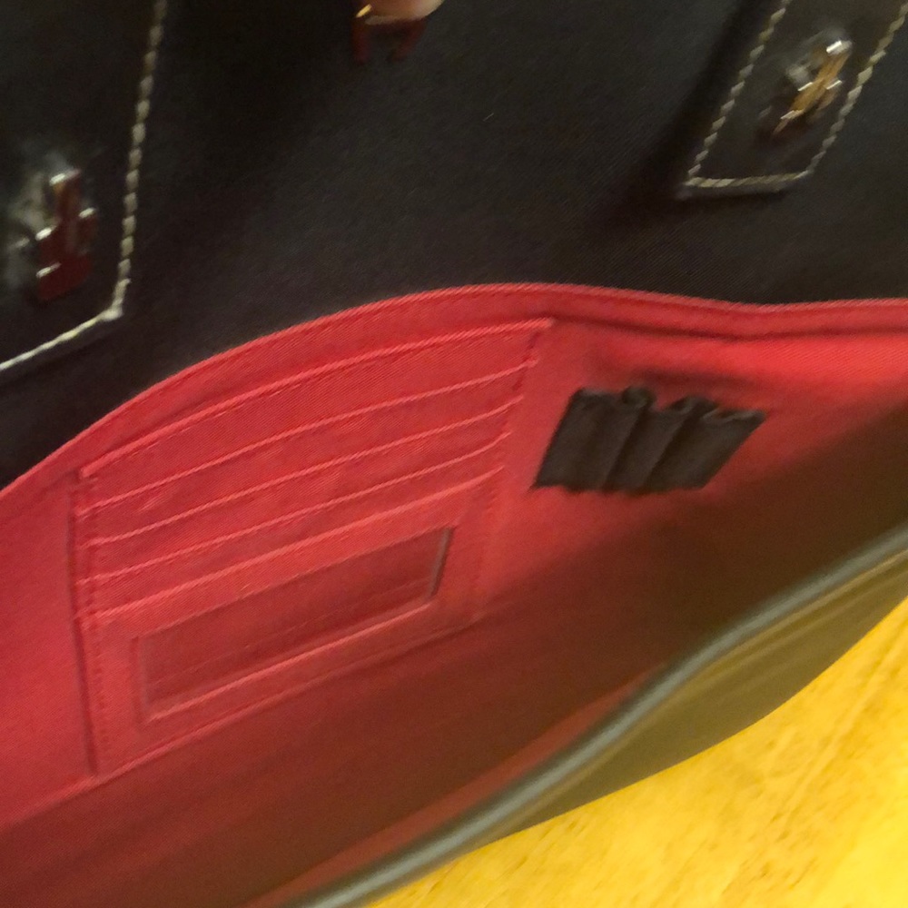 Etienne Aigner purse!!HUGE! - Picture 5 of 7